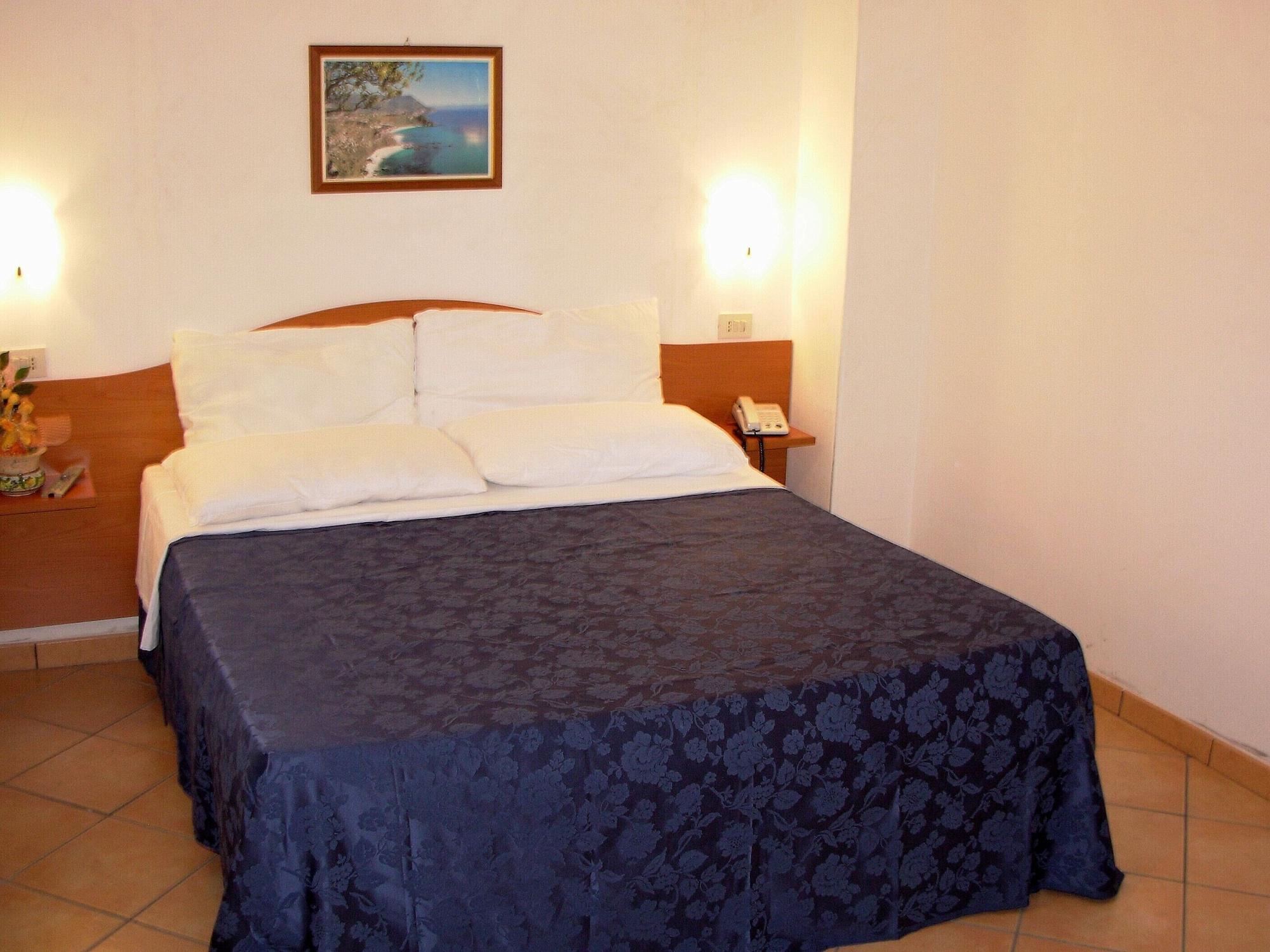 Residence Hotel La Taverna Capo Vaticano Ngoại thất bức ảnh