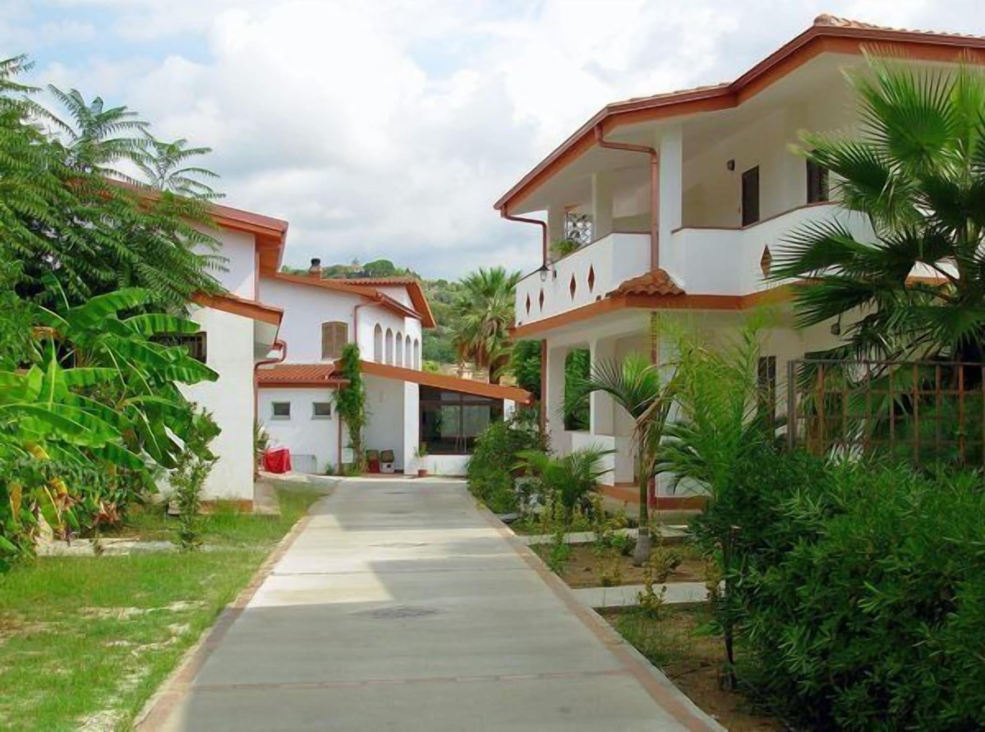 Residence Hotel La Taverna Capo Vaticano Ngoại thất bức ảnh